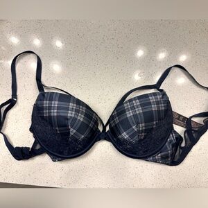Victoria’s Secret bra size 32B